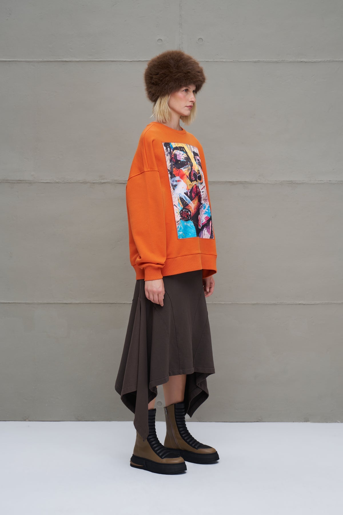 Orange Pop-art Printed Oversized Sweatshirt 18216