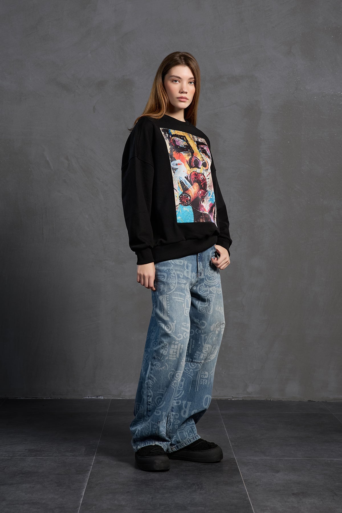 Black Pop-art Printed Oversized Sweatshirt 18216