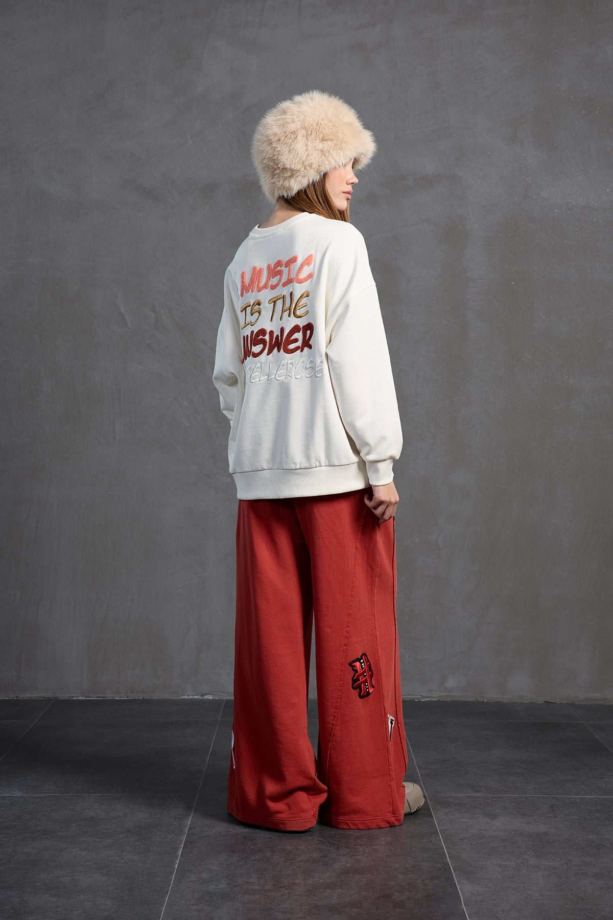 Off White Slogan Printed Oversized Sweatshirt 18217