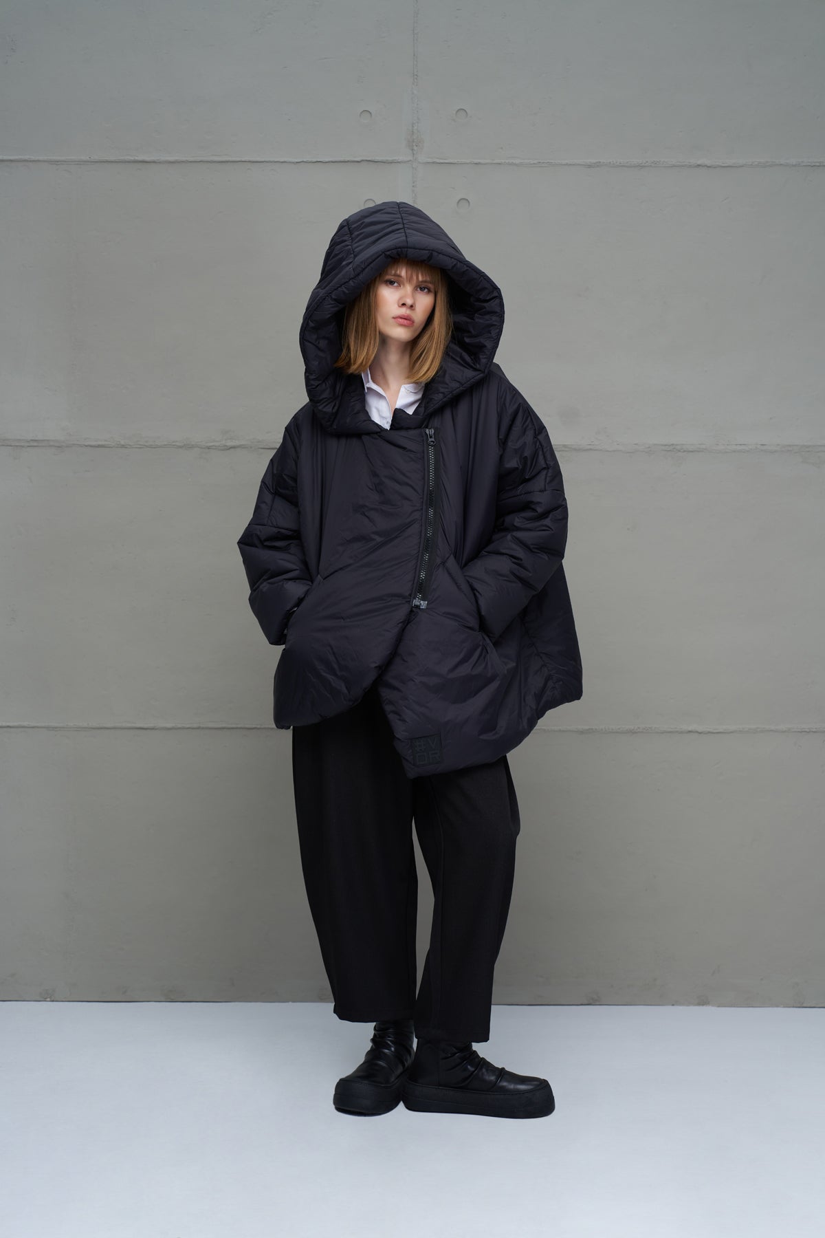 Black Coat 18256