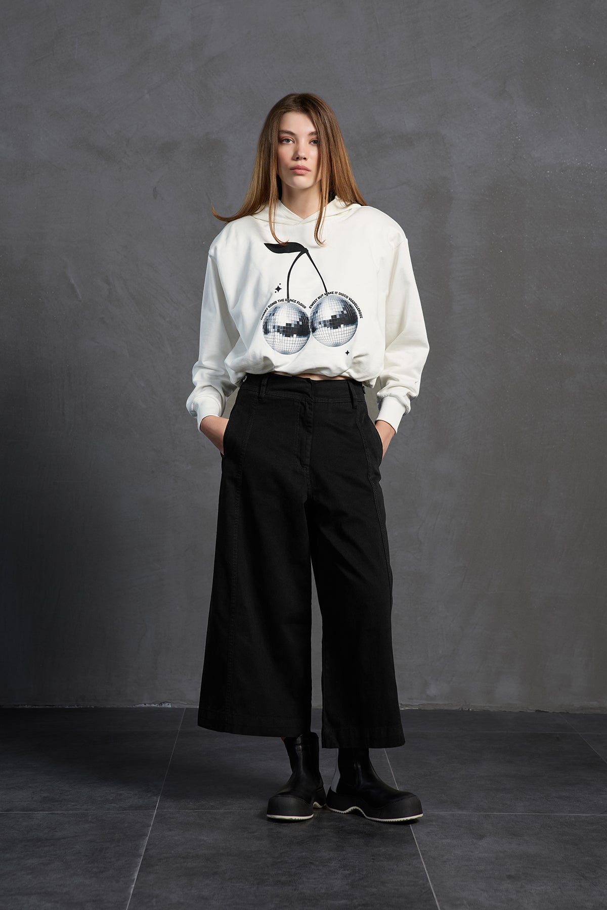 Off White Crop Hooded Sweatshirt 18259