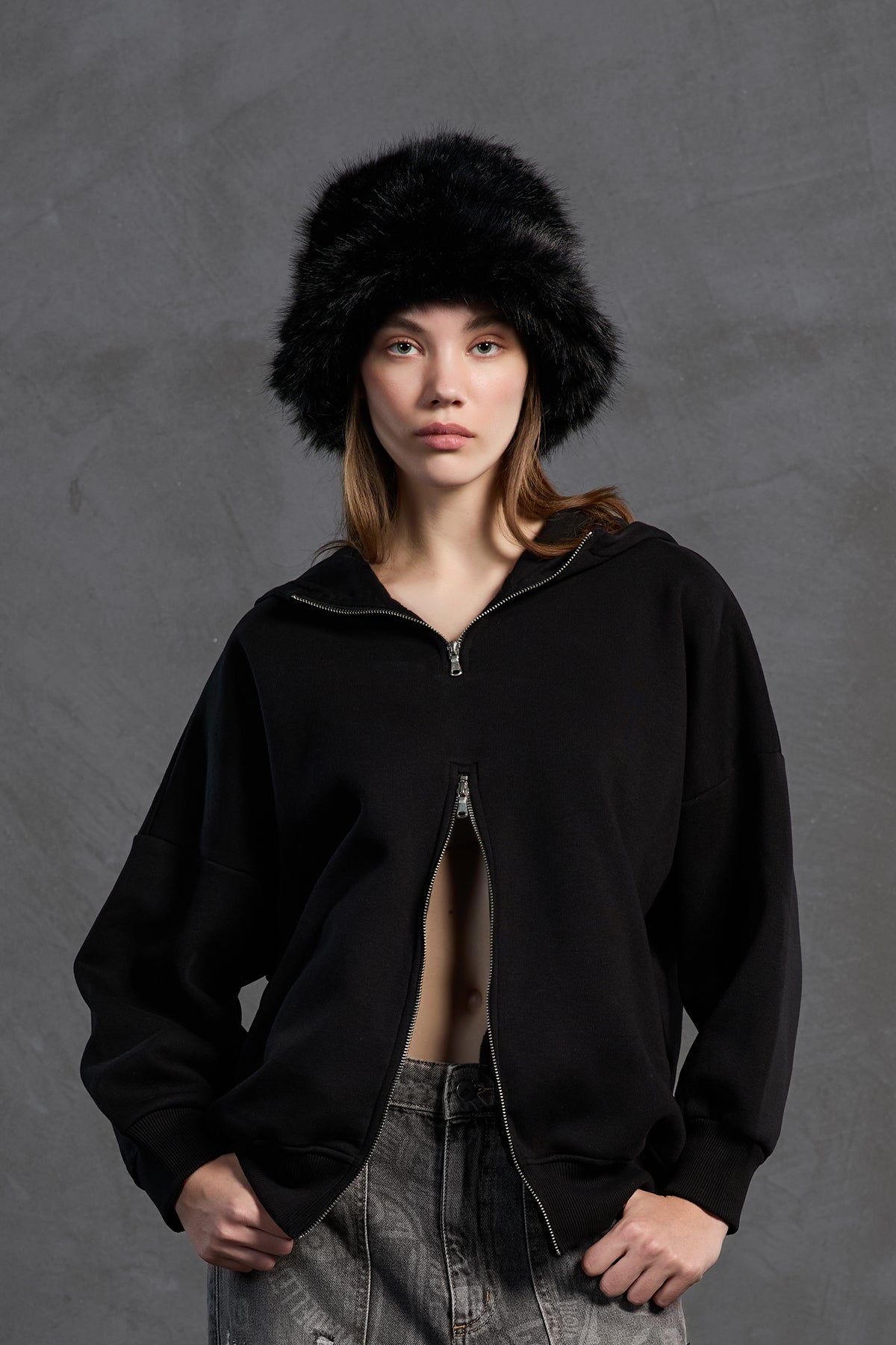 Black Zippered Hooded Oversize Sweatshirt 18285