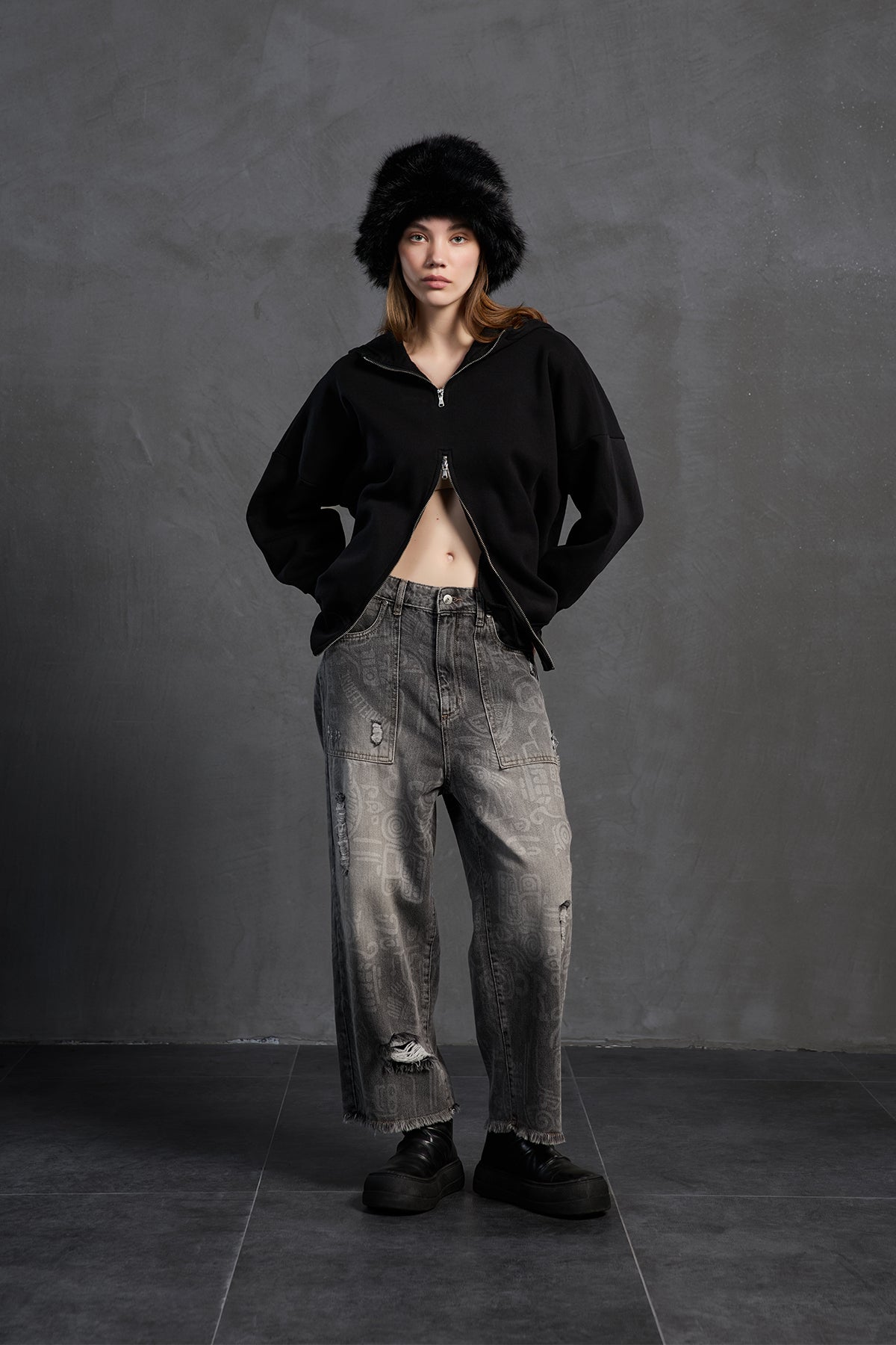 Black Zippered Hooded Oversize Sweatshirt 18285